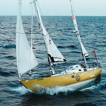 Guggenberger-Golden Globe Race 2022-Crew W-N-B 10.05.22