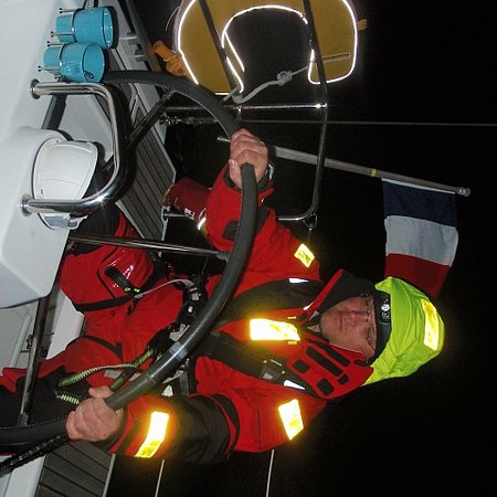 CrewAbend Crew Wien ... 50 Stunden Starkwind über 35 Knoten, starker Regen, Wellen bis 5 Meter Höhe ... Gezeitentörn in der keltischen See